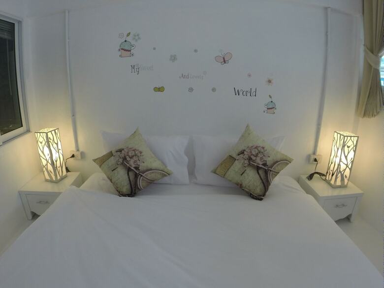 Hotel At We Patong Hostel