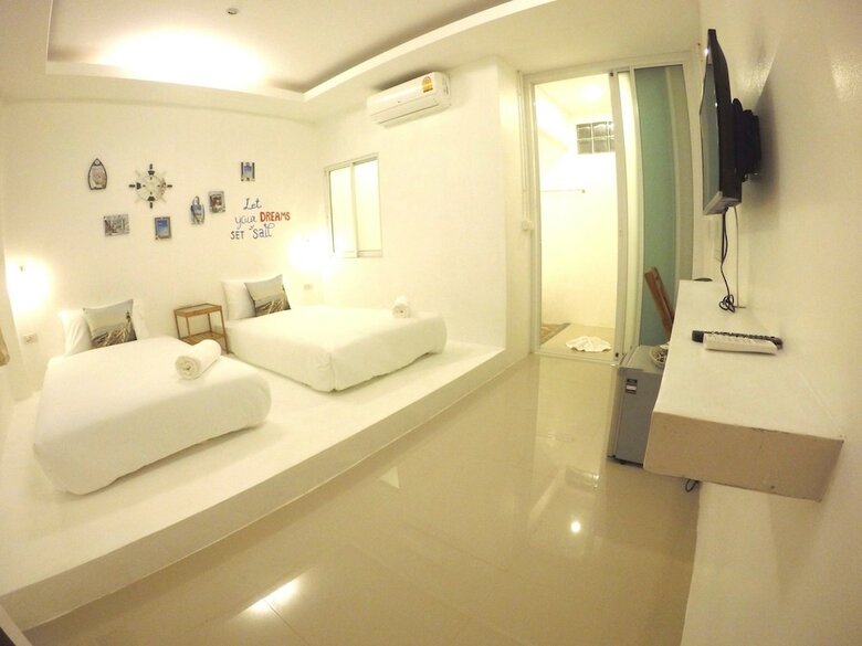 Hotel At We Patong Hostel