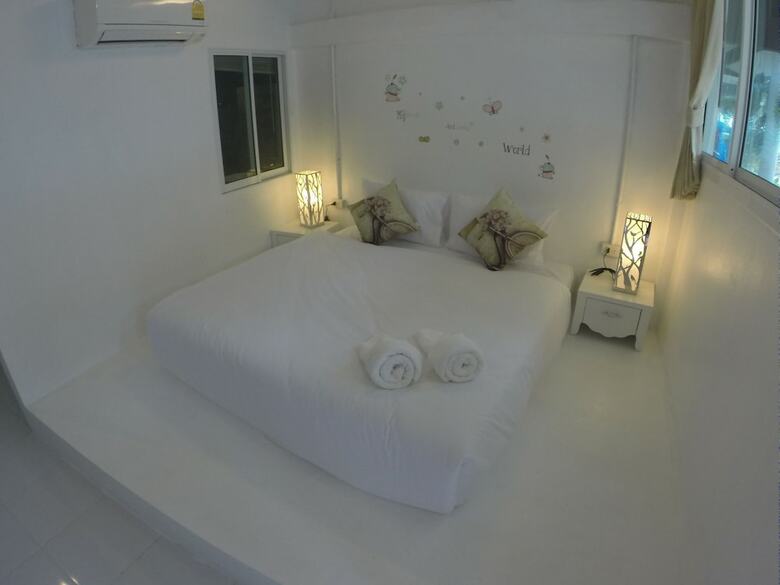 Hotel At We Patong Hostel