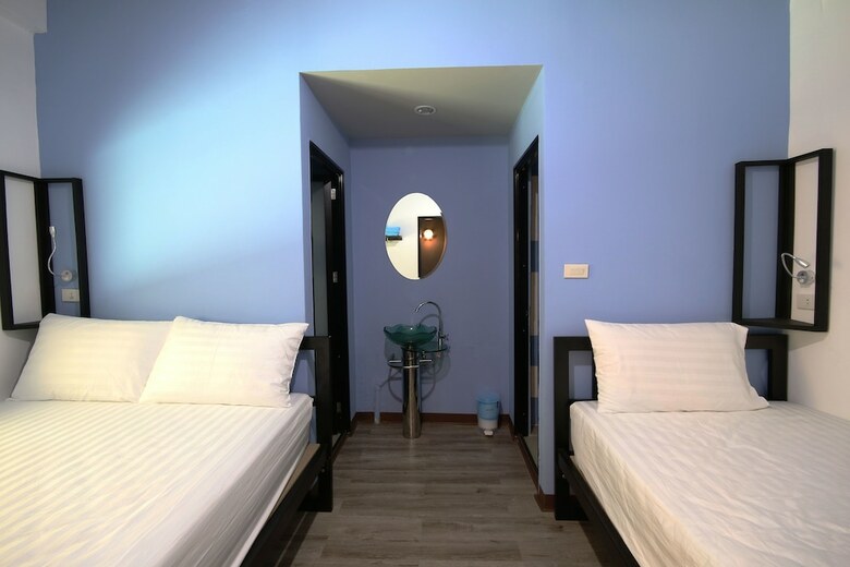Hostal The Pillow Hostel