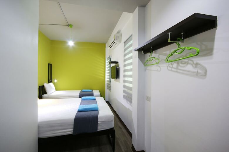 Hostal The Pillow Hostel