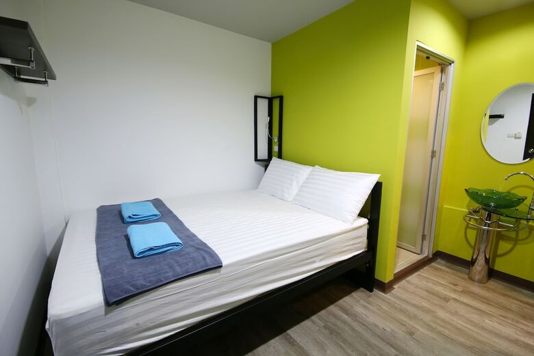 Hostal The Pillow Hostel