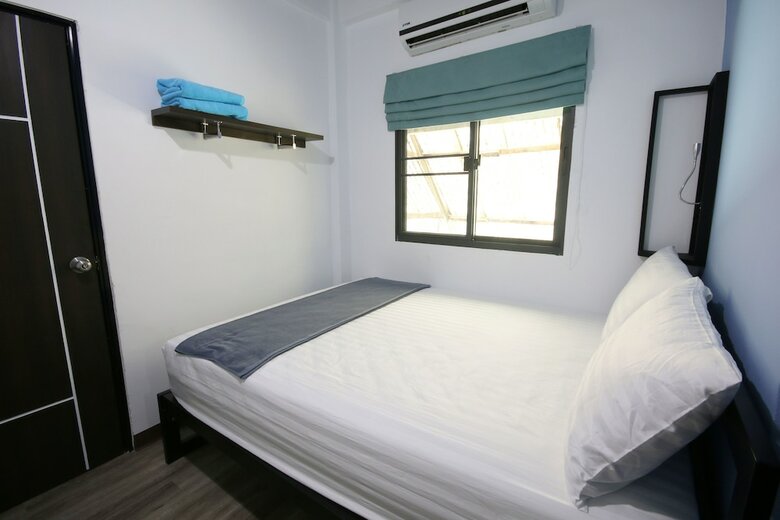 Hostal The Pillow Hostel