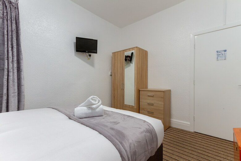 The New Sandringham Court Hotel