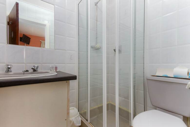 The New Sandringham Court Hotel
