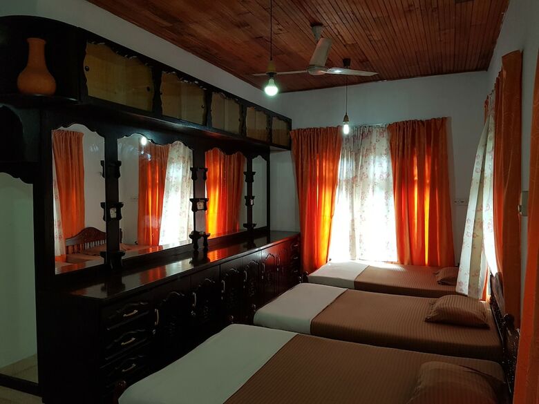 Hotel Hostel 107
