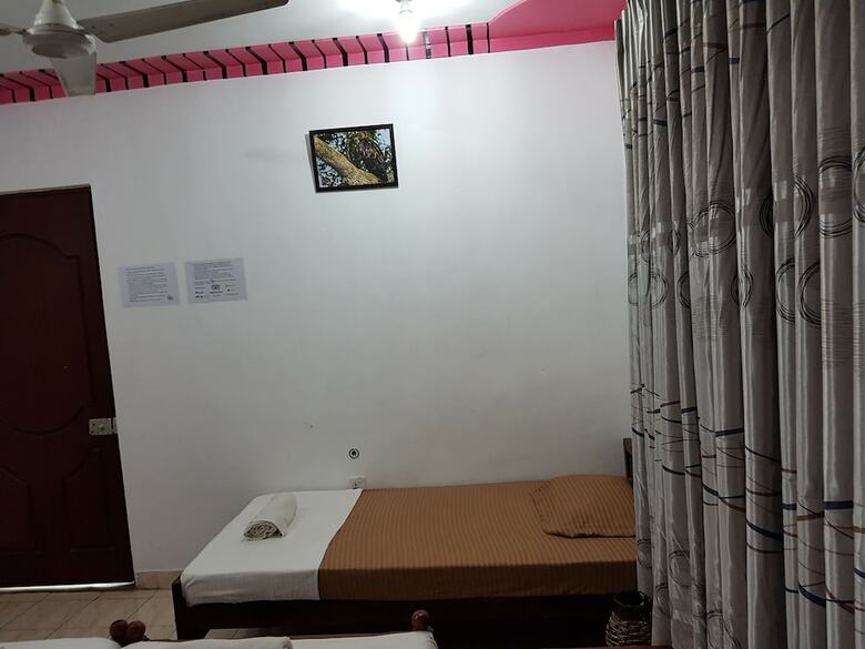 Hotel Hostel 107