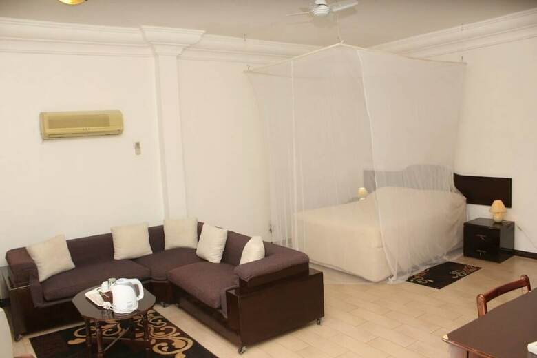 Hotel Roc Heights Lodge