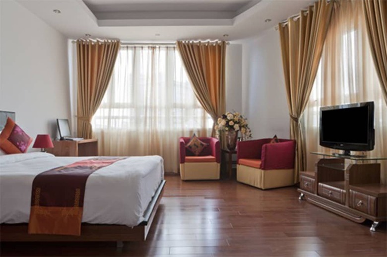 Urban Alley Hotel