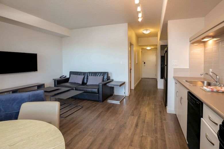 Hotel Ramada By Wyndham Fort Mcmurray