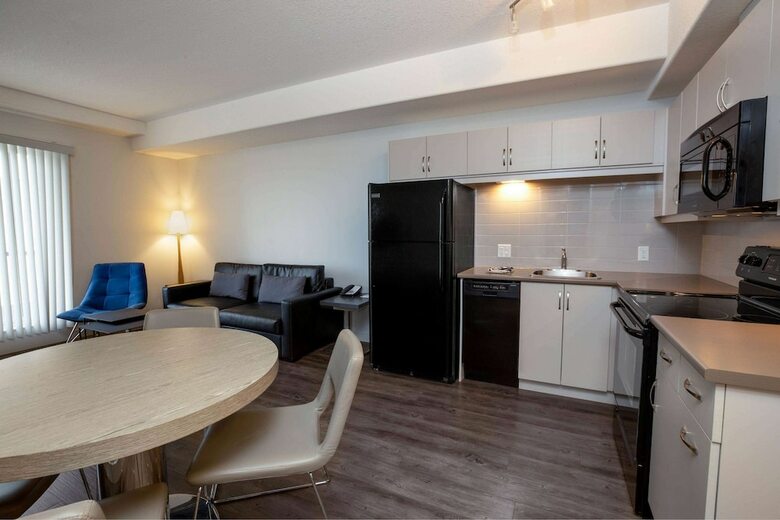 Hotel Ramada By Wyndham Fort Mcmurray
