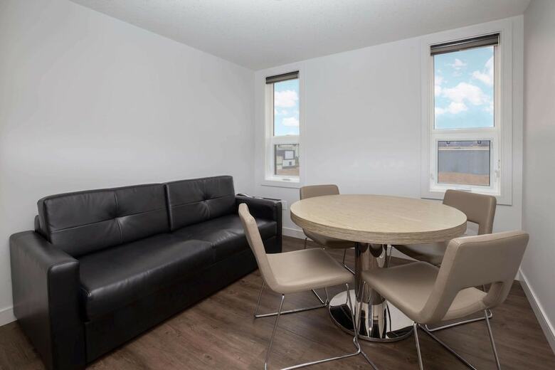 Hotel Ramada By Wyndham Fort Mcmurray