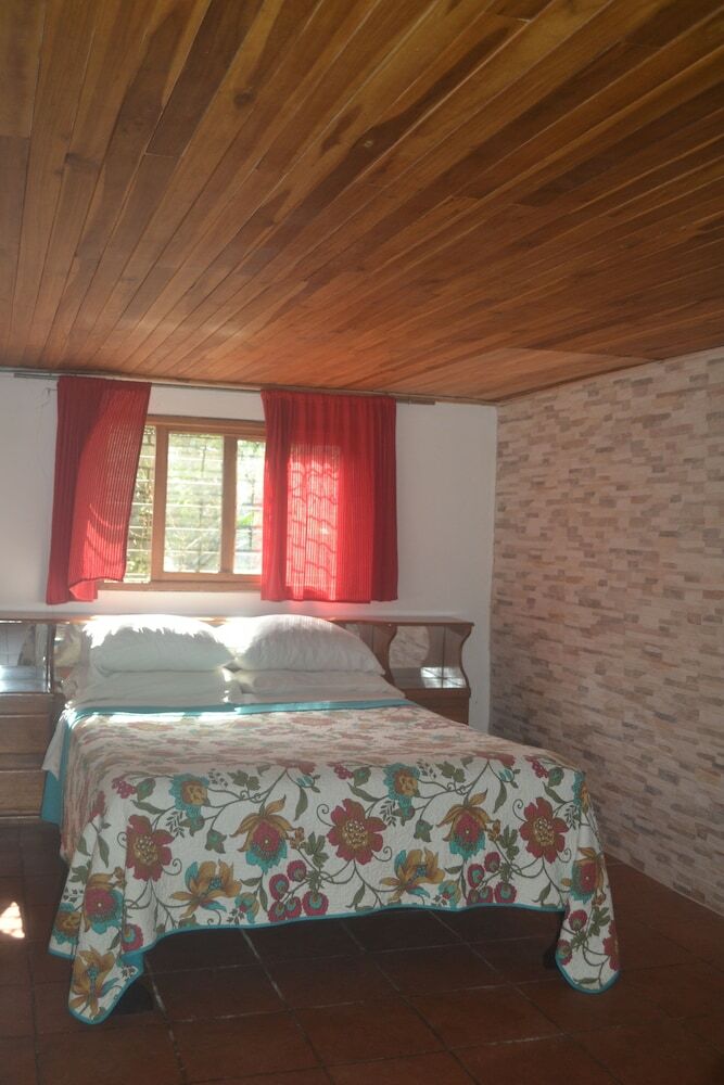 Bed & Breakfast Eden Atenas