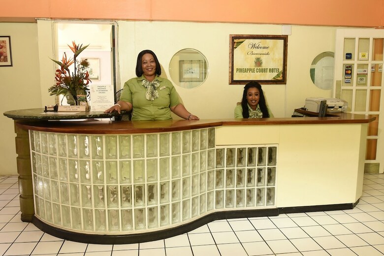 Pineapple Court Hotel