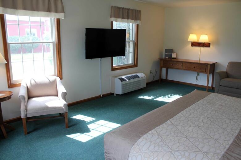 Hotel Farmstead Inn & Conference Center