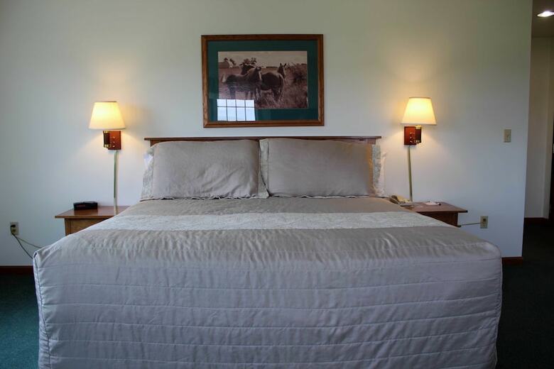 Hotel Farmstead Inn & Conference Center