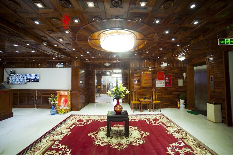 San San Hotel
