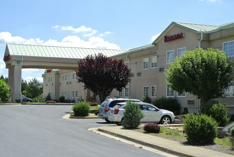 Hotel Ramada By Wyndham Strasburg
