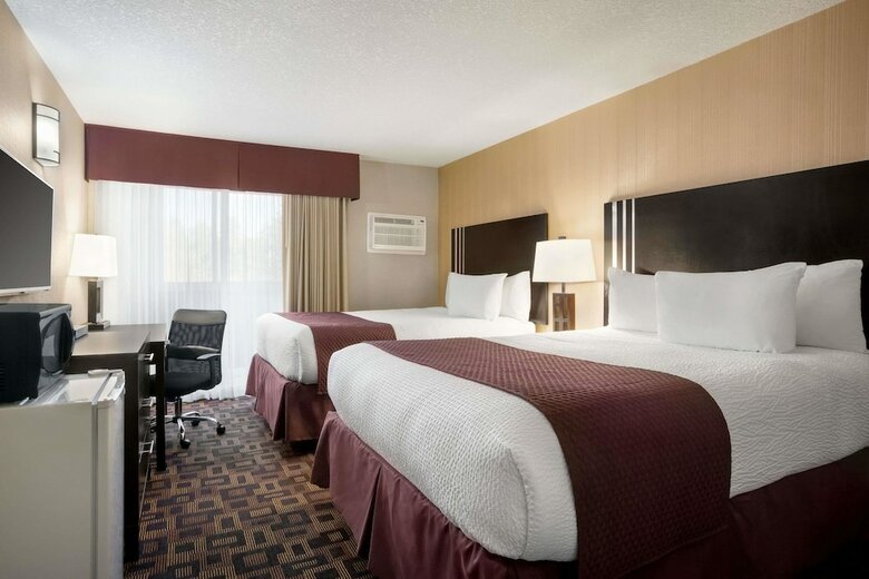 Hotel Days Inn By Wyndham Sylvan Lake