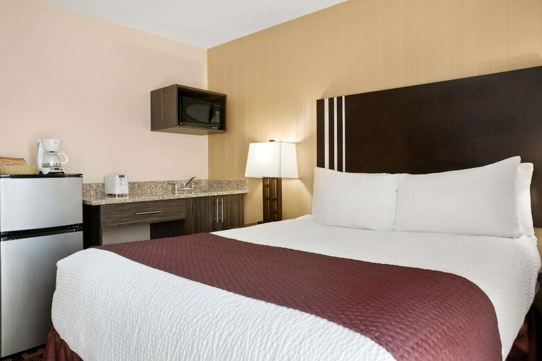 Hotel Days Inn By Wyndham Sylvan Lake