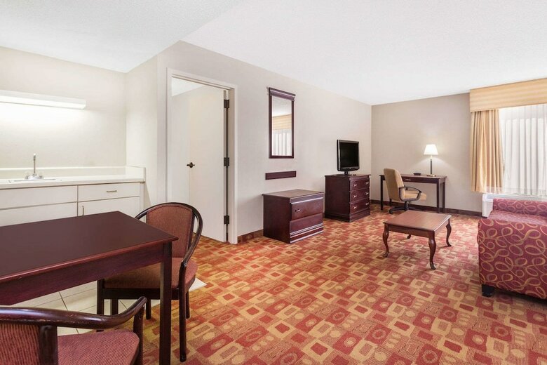 Hotel Rome Inn & Suites