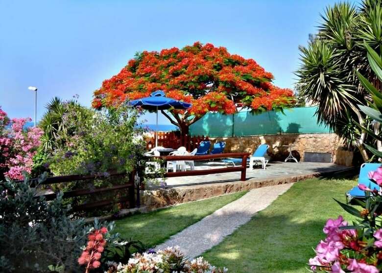 Rododafni Beach Apartments