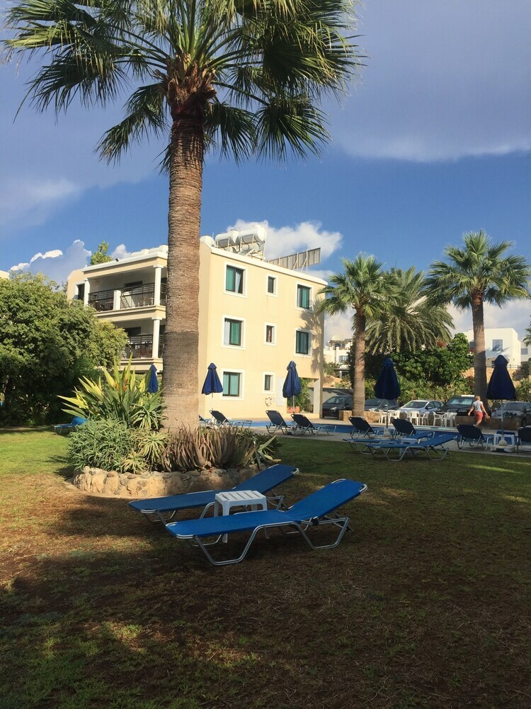 Rododafni Beach Apartments