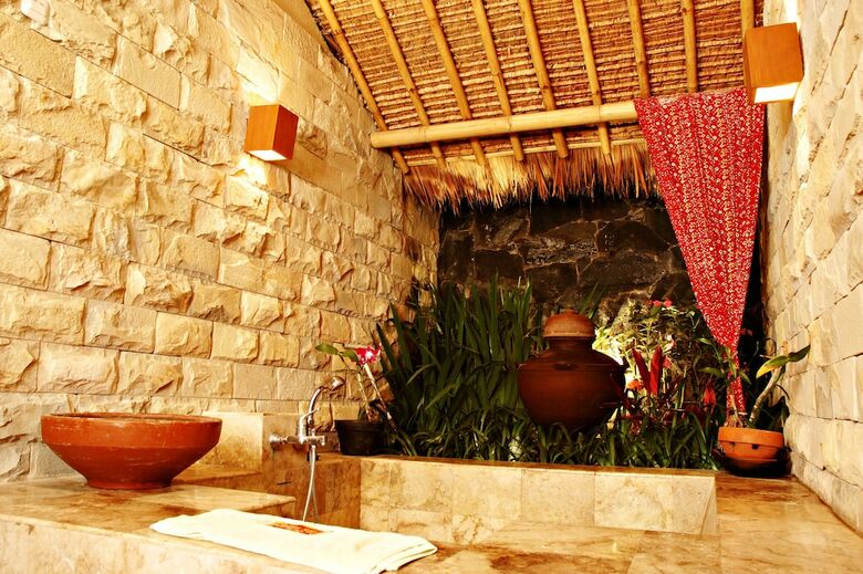 Hotel Kampung Sampireun Resort & Spa