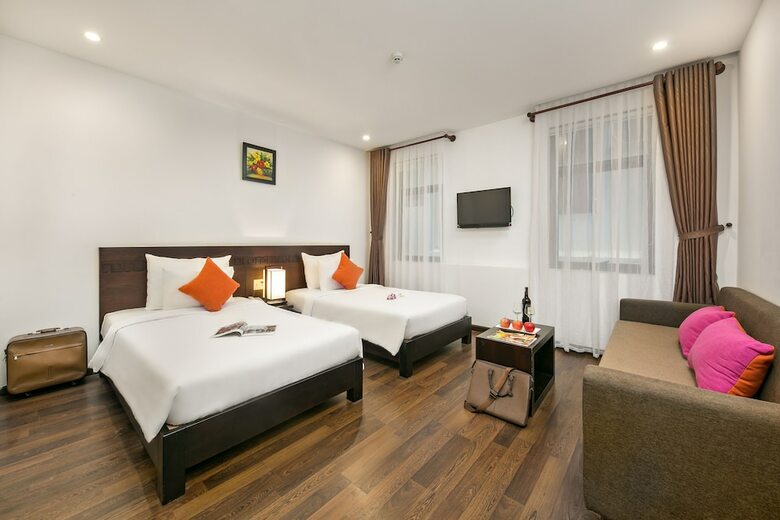 Emily Hotel & Apartments