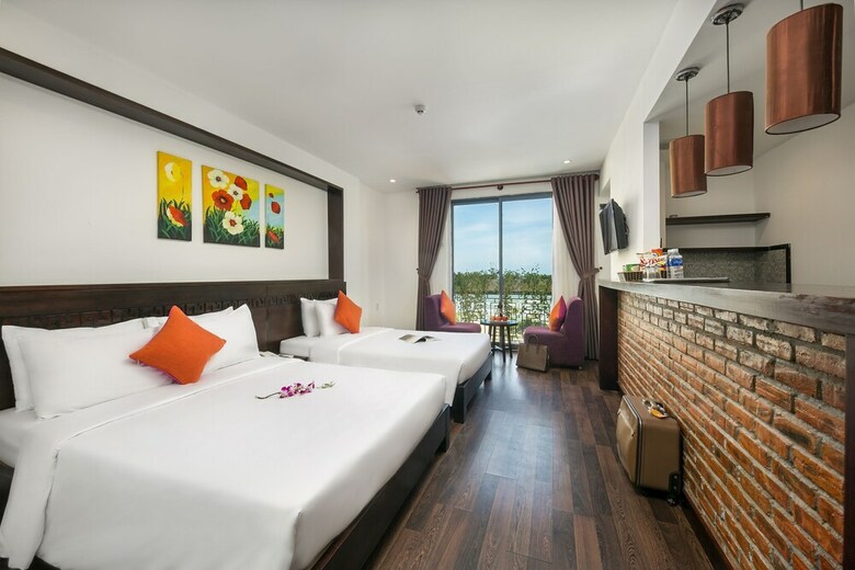 Emily Hotel & Apartments