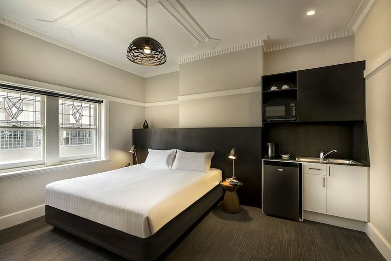 Hostal Como Court By Crest