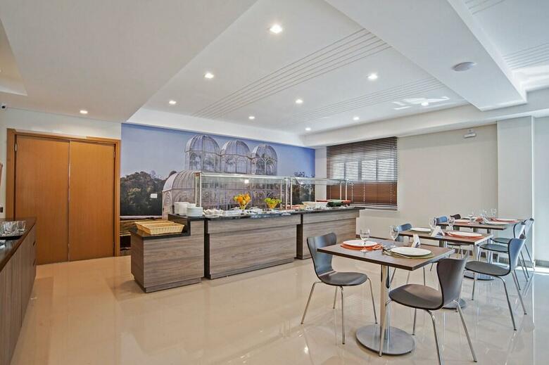 Hotel Slaviero Slim Curitiba Av. Das Torres