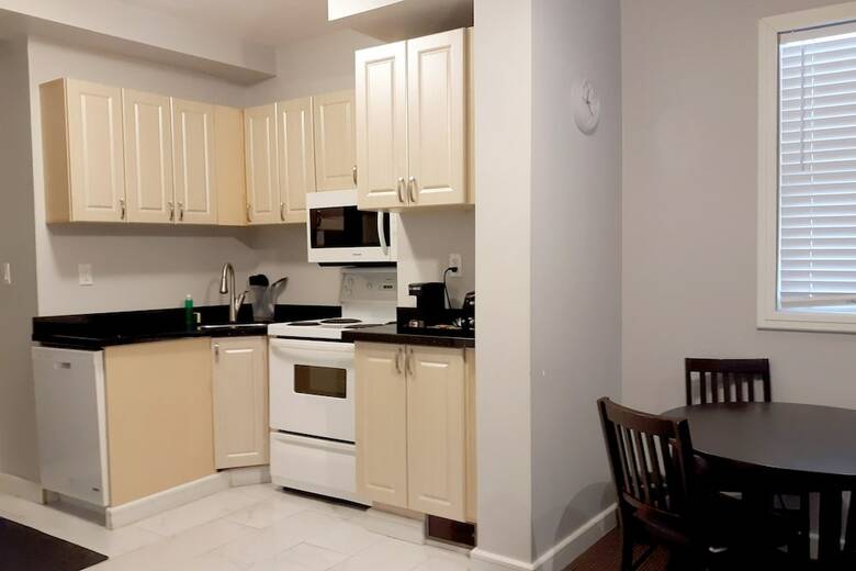 Apartamentos Hotel Oshawa Downtown