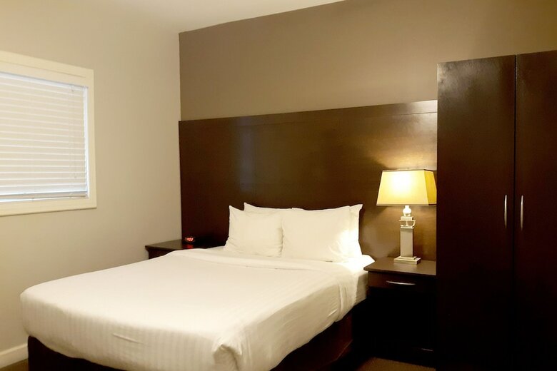 Apartamentos Hotel Oshawa Downtown