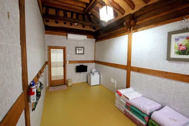 Hotel Happiness Full Guesthouse