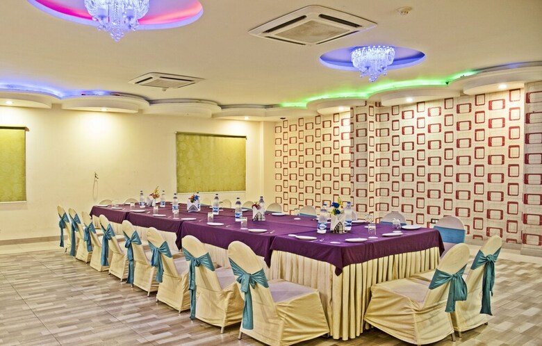 Hotel Genx Plaza Mughalsarai