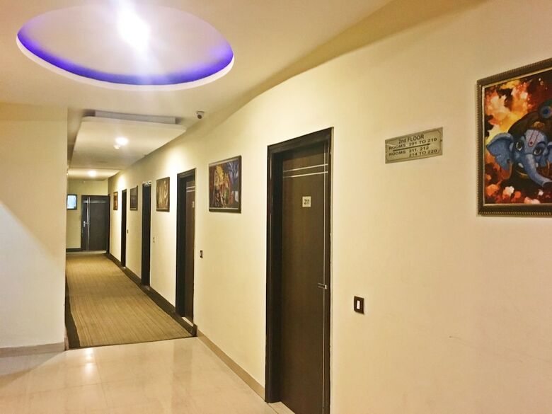 Hotel Genx Plaza Mughalsarai