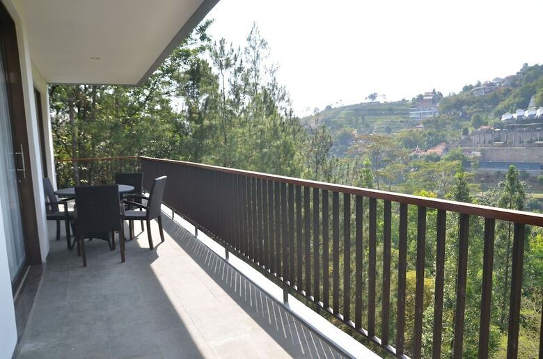 Cempaka Villa Dago Private Pool