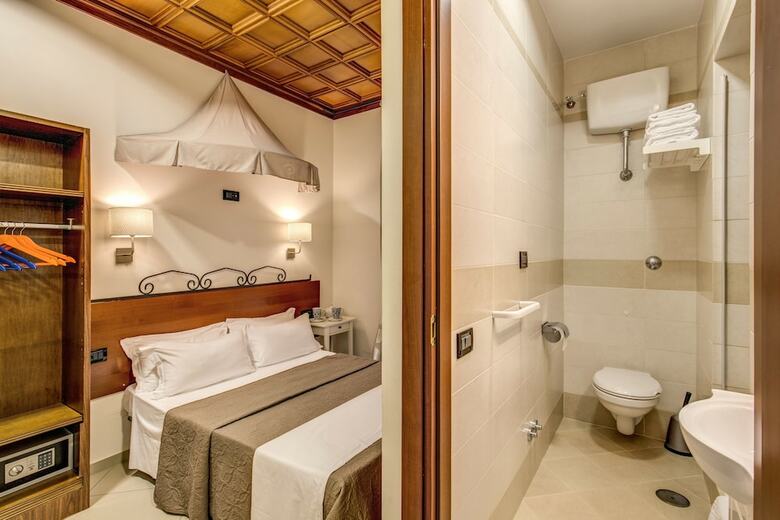 Hotel Artemis Guest House