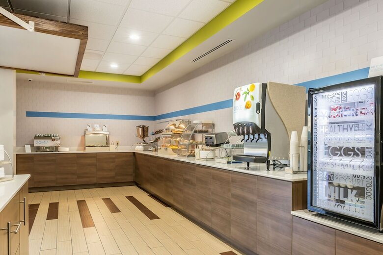 Hotel Holiday Inn Express & Suites Clarion