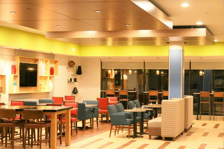 Hotel Holiday Inn Express & Suites Clarion