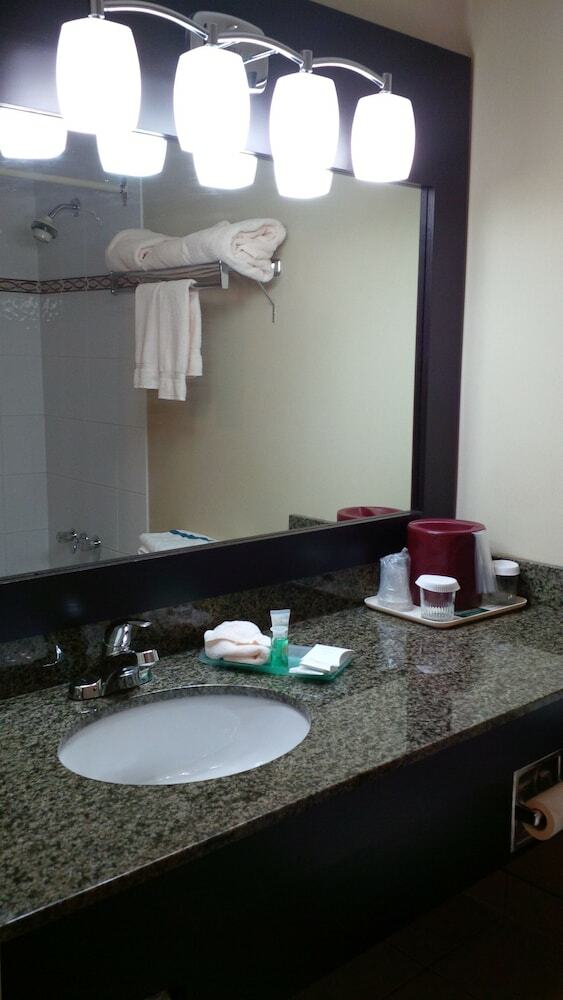 Hotel Anchor Inn And Suites