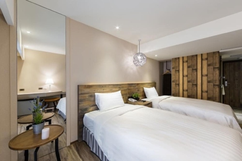 Lan Kwai Fong Garden Hotel