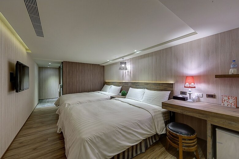 Lan Kwai Fong Garden Hotel