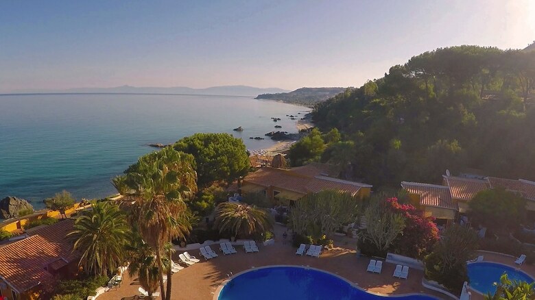 Hotel Baia Paraelios Resort