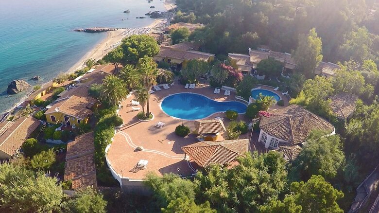 Hotel Baia Paraelios Resort