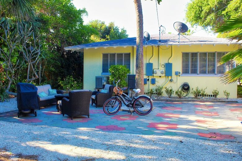 Pass A Grille St Pete Beach Home (105 -17)