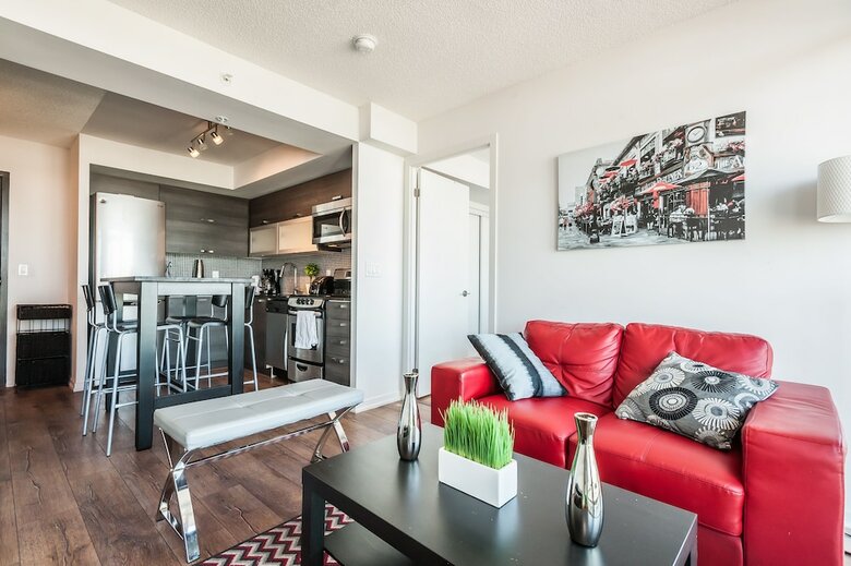 Life Suites Soho 2 Bed | 2 Bath Cn Tower View