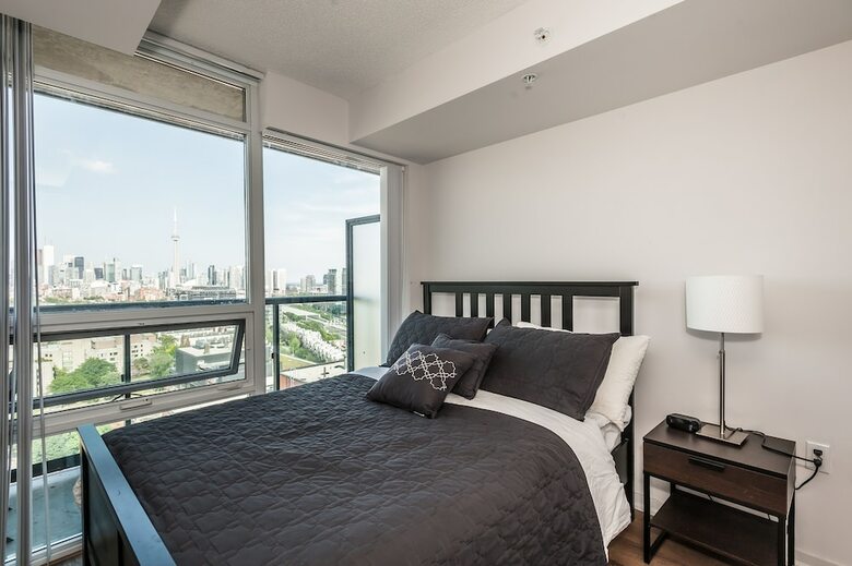Life Suites Soho 2 Bed | 2 Bath Cn Tower View
