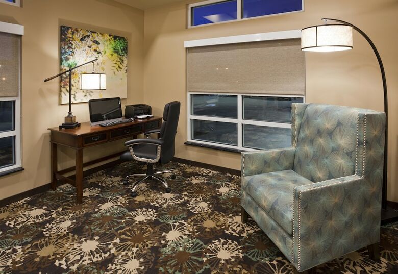 Grandstay Hotel And Suites